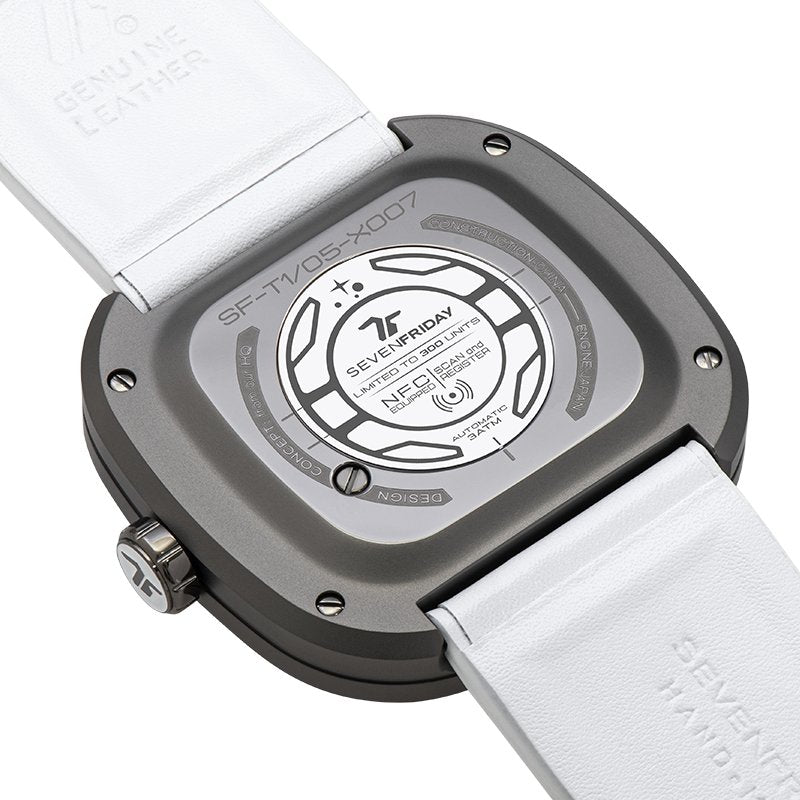 T1/05 "White-T" 300 - SEVENFRIDAY Australia t1/05